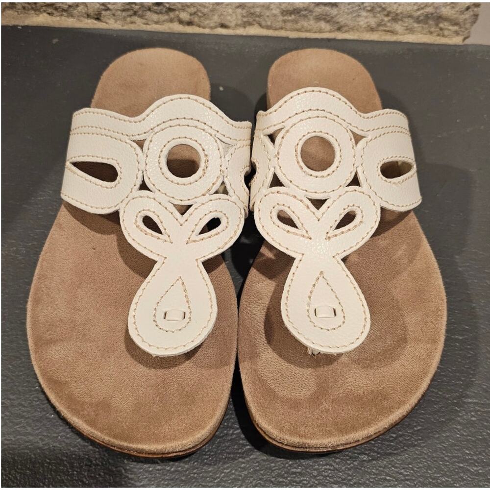 CROFT & BARROW Rita White Slide On Thong Sandals Size 8.5. New with box - Picture 3 of 7